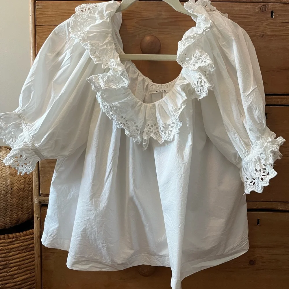 Doen Samara White Eyelet Blouse - Picture 2 of 8